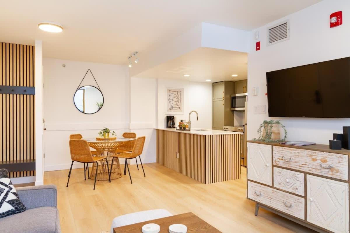 Renovated 1Bed-1Bath In Village With Pool, Hot Tub, And Sauna Whistler Exterior photo